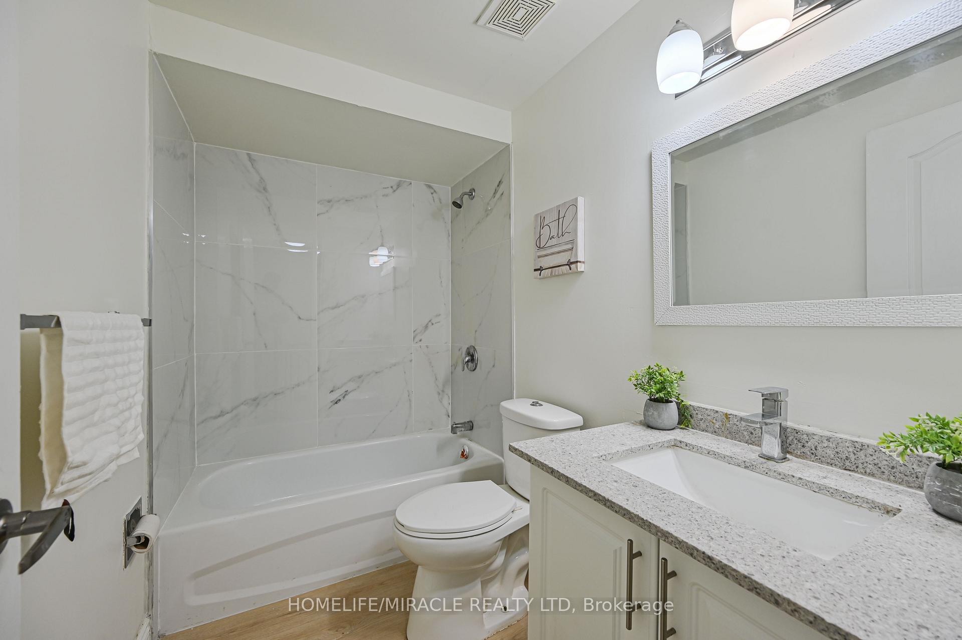 Photo 34 of 32 Woodsview Avenue, Etobicoke, West Humber-Clairville — HOMEH