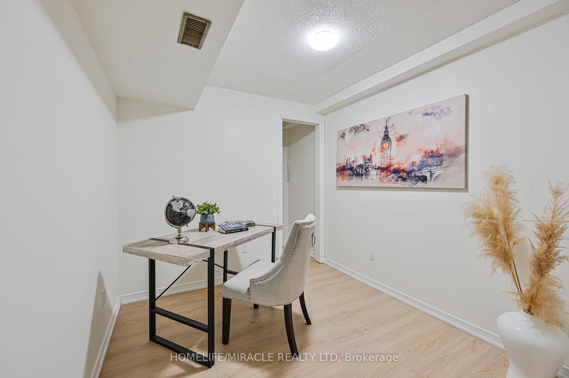 Photo 38 of 32 Woodsview Avenue, Etobicoke, West Humber-Clairville — HOMEH