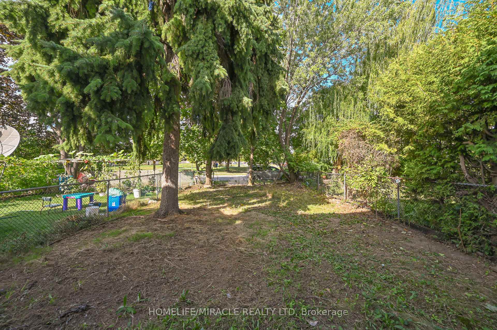 Photo 42 of 32 Woodsview Avenue, Etobicoke, West Humber-Clairville — HOMEH