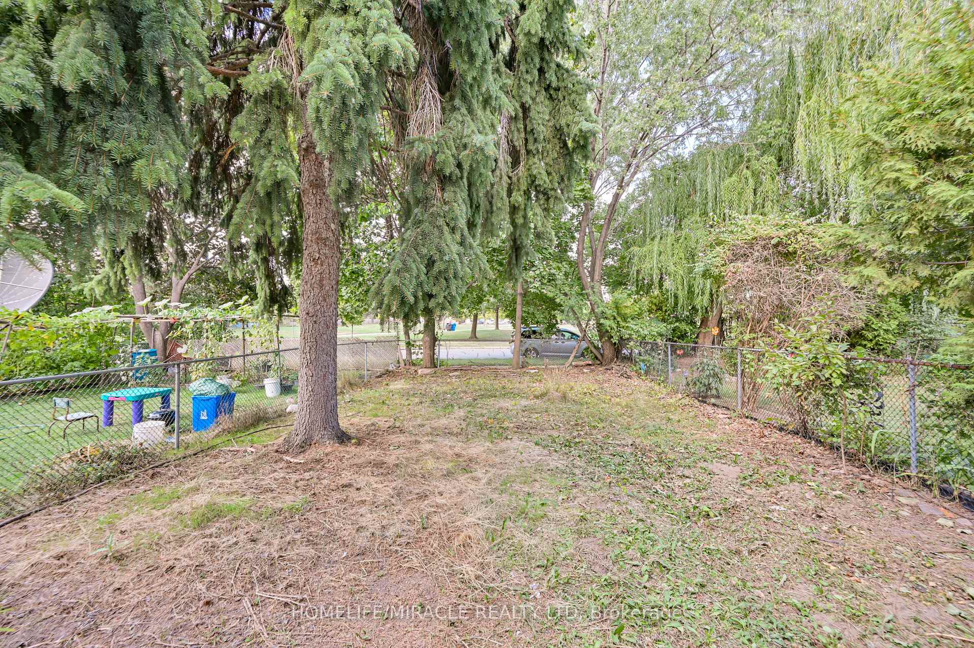 Photo 45 of 32 Woodsview Avenue, Etobicoke, West Humber-Clairville — HOMEH
