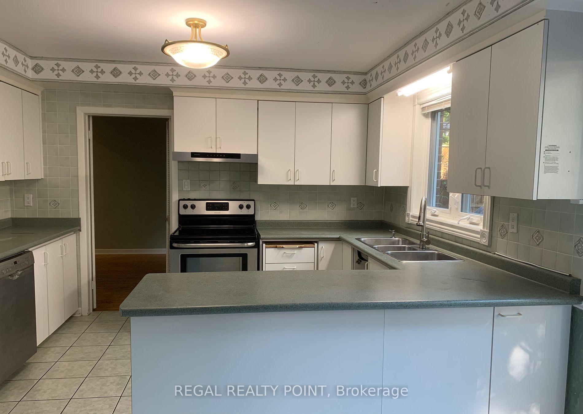 Photo 1 of 21 Sheffley Crescent, Etobicoke, Willowridge-Martingrove-Richview — HOMEH