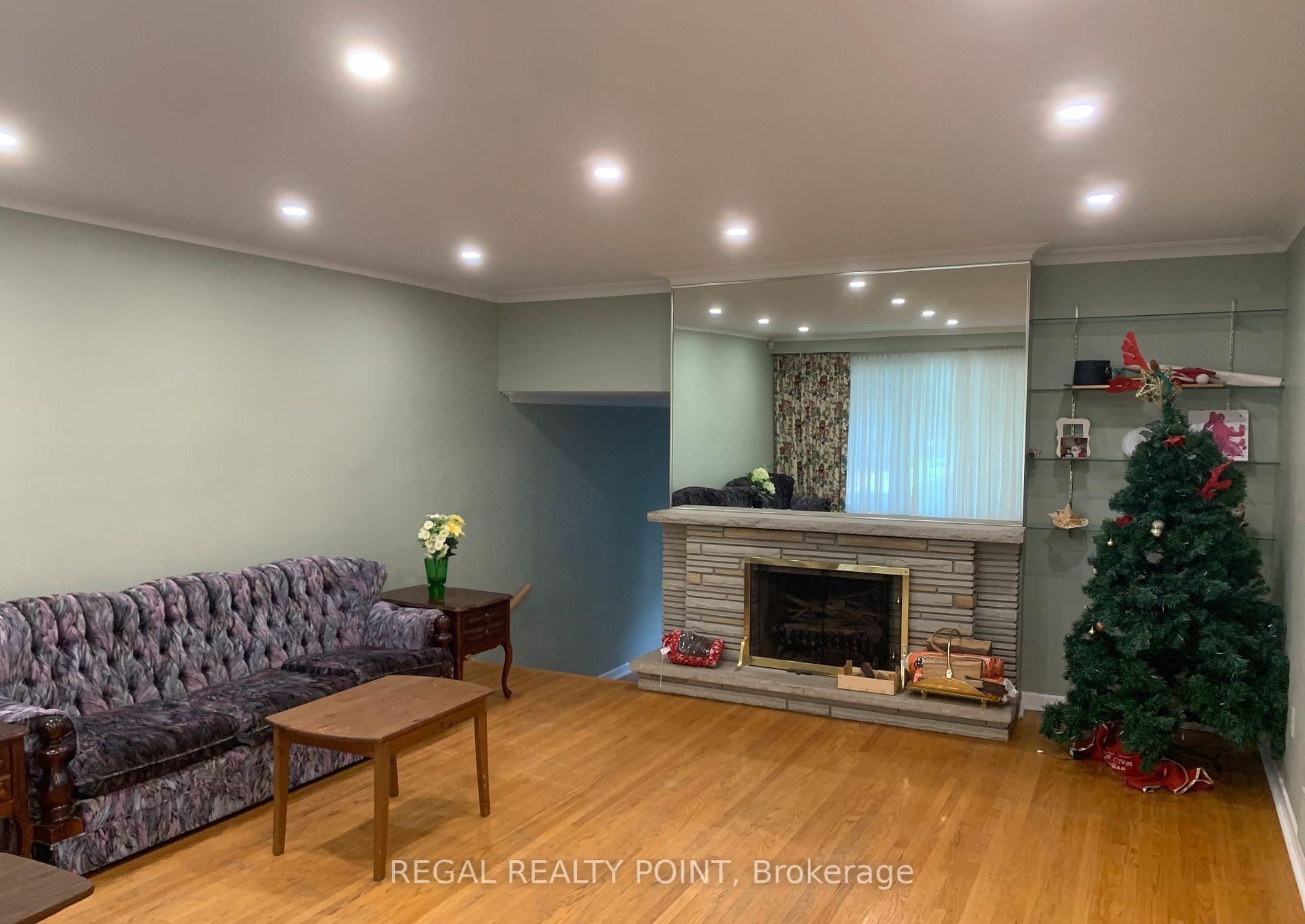 Photo 4 of 21 Sheffley Crescent, Etobicoke, Willowridge-Martingrove-Richview — HOMEH