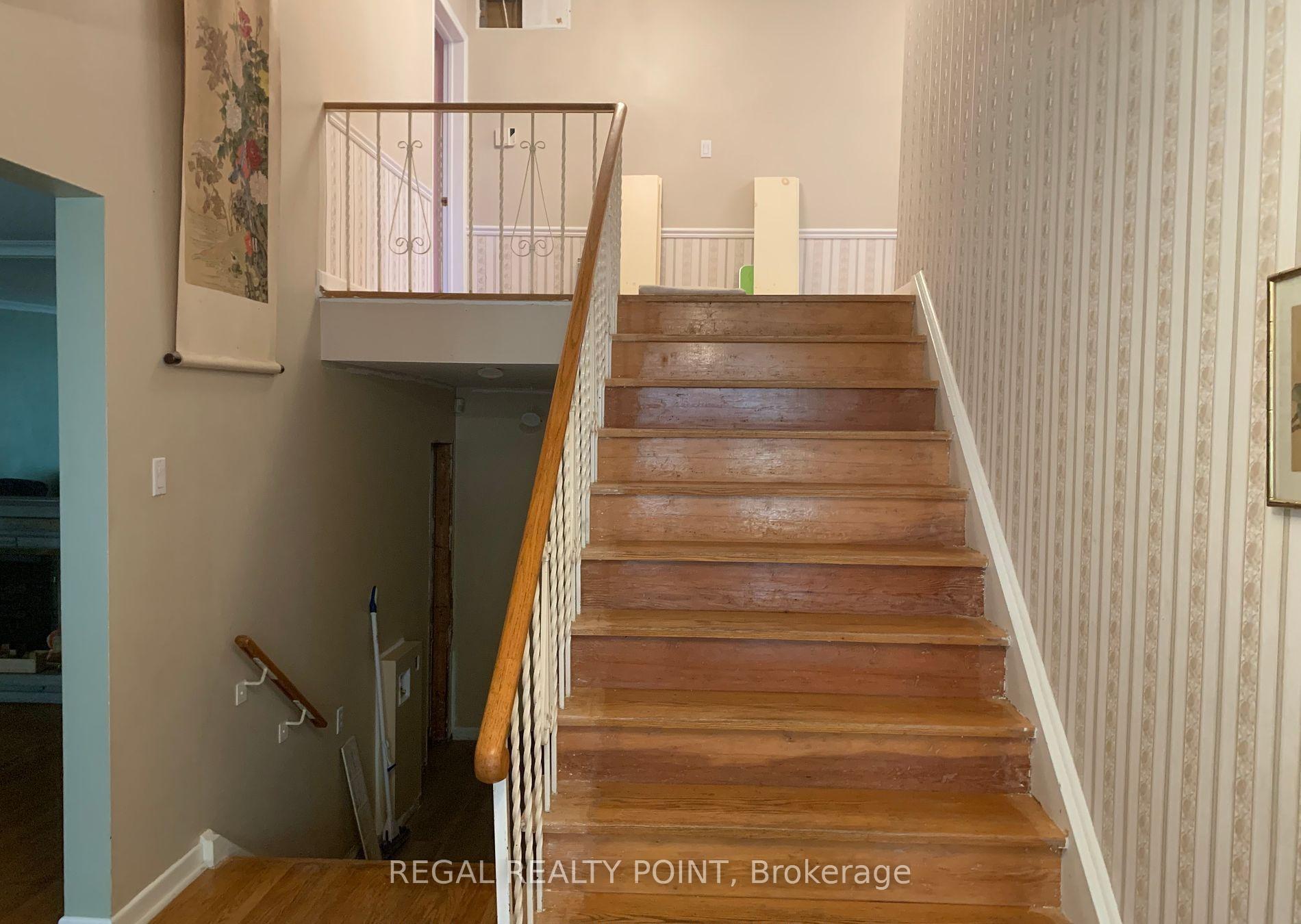 Photo 6 of 21 Sheffley Crescent, Etobicoke, Willowridge-Martingrove-Richview — HOMEH