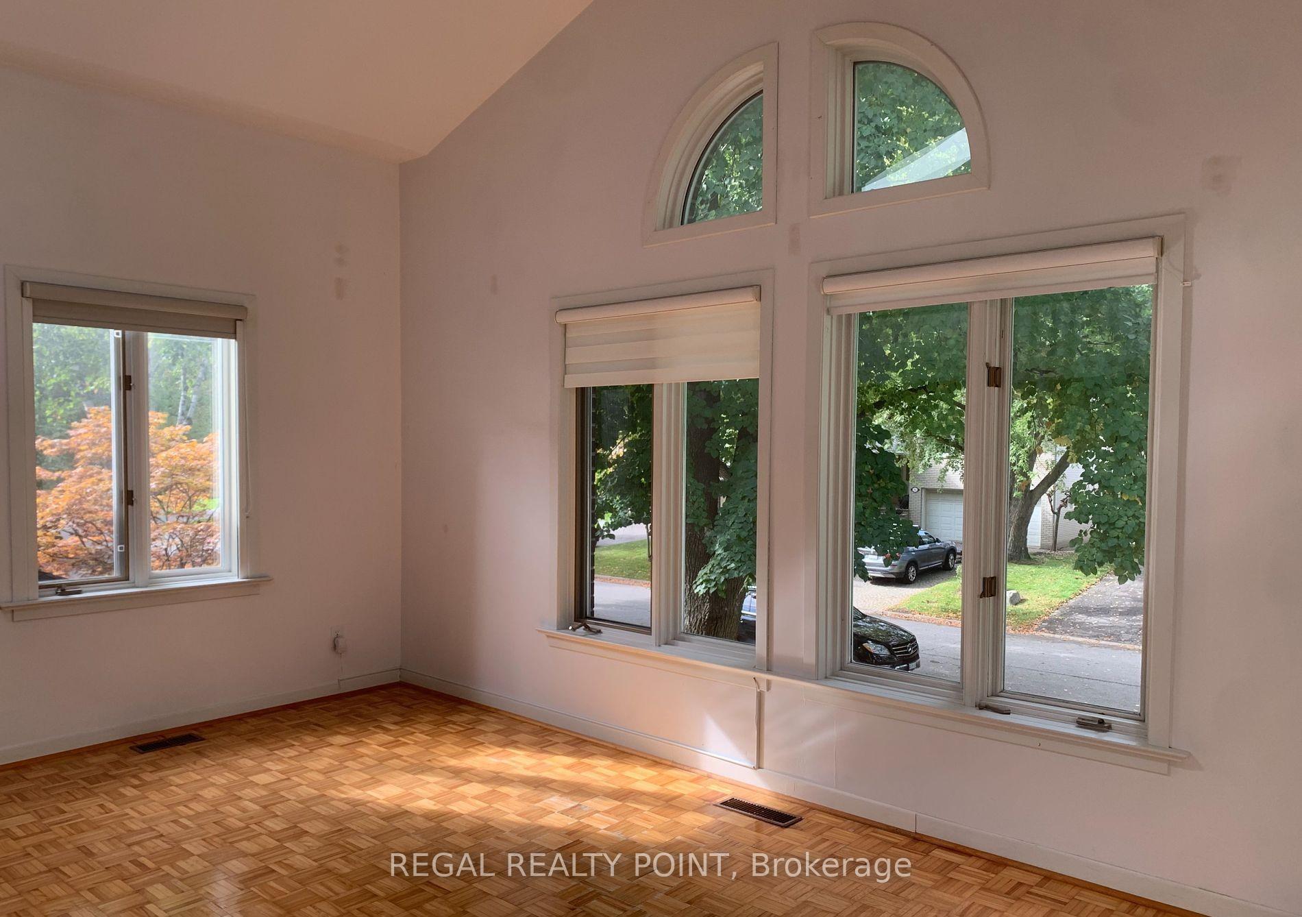 Photo 10 of 21 Sheffley Crescent, Etobicoke, Willowridge-Martingrove-Richview — HOMEH