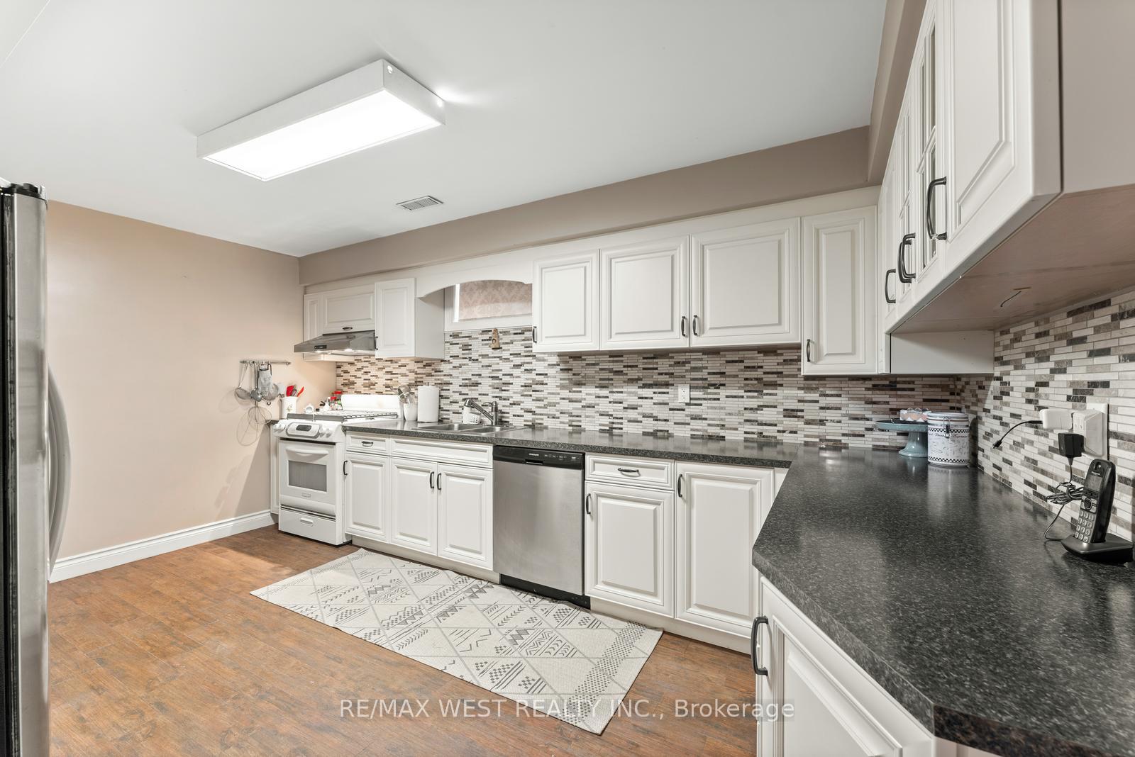 Photo 3 of 14 Mercury Road, Etobicoke, West Humber-Clairville — HOMEH