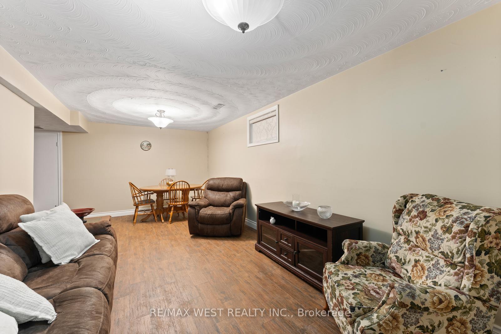Photo 12 of 14 Mercury Road, Etobicoke, West Humber-Clairville — HOMEH