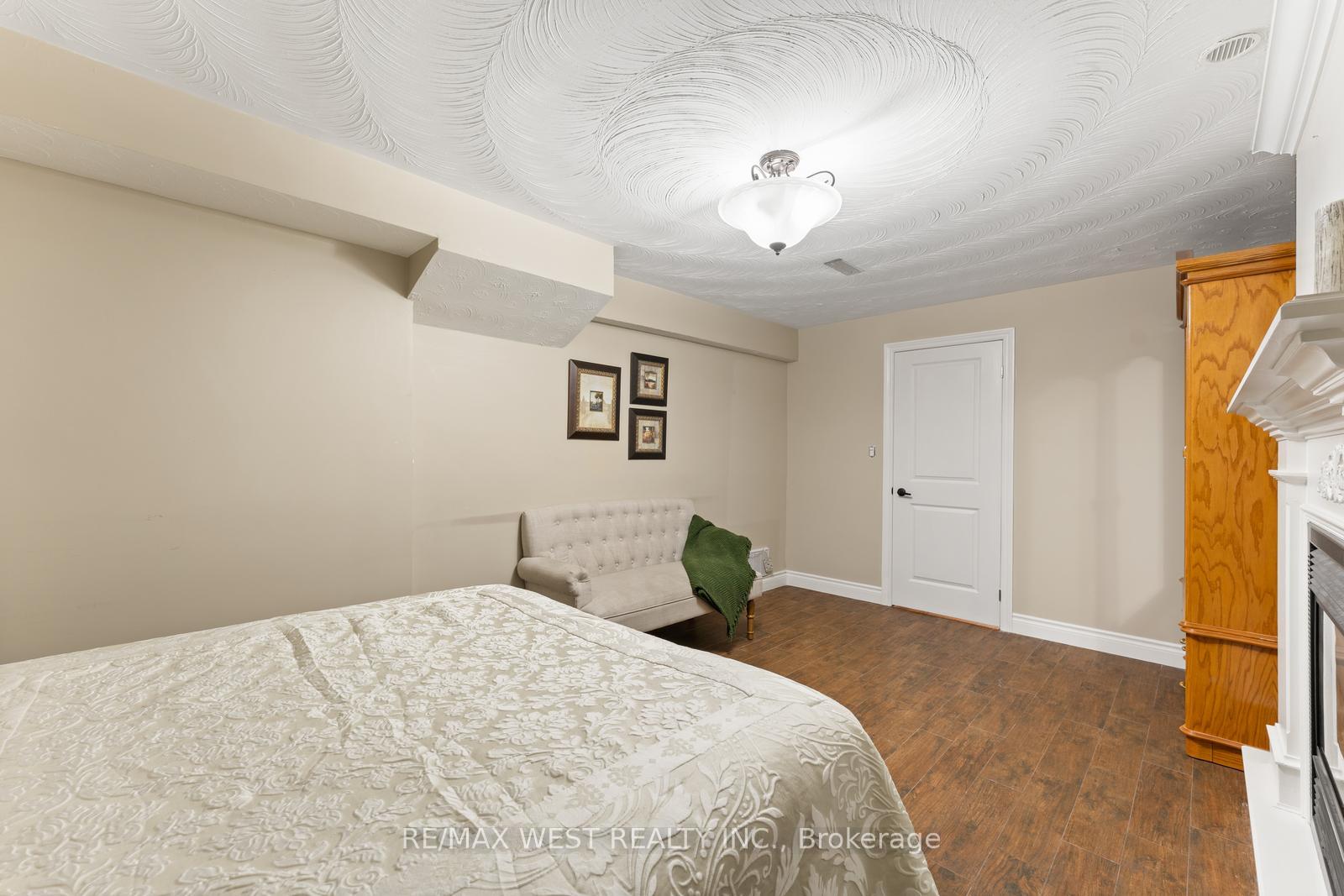 Photo 14 of 14 Mercury Road, Etobicoke, West Humber-Clairville — HOMEH