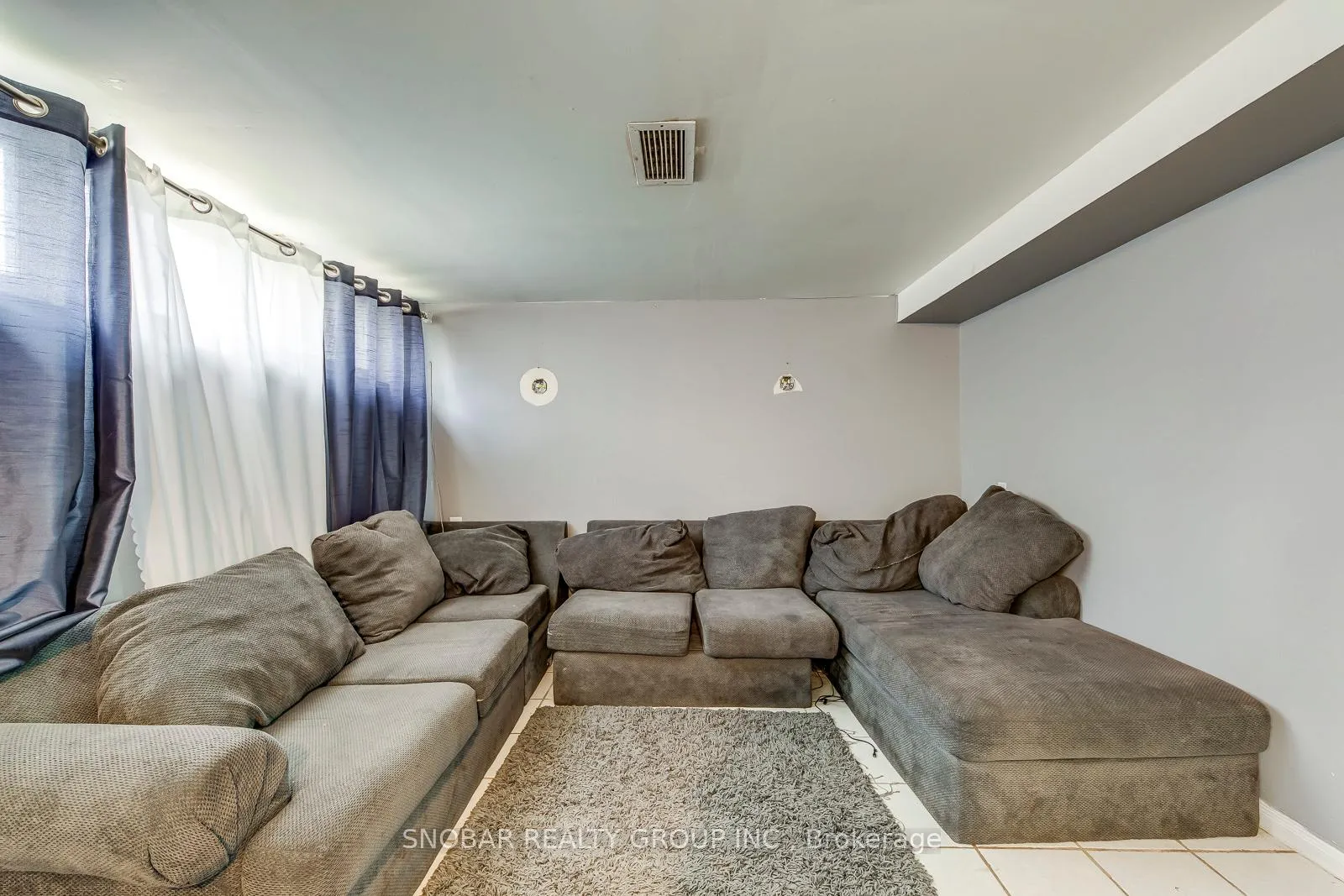 Photo 3 of Unit Basement, 186 Thistle Down Boulevard, Etobicoke, Thistletown-Beaumonde Heights — HOMEH