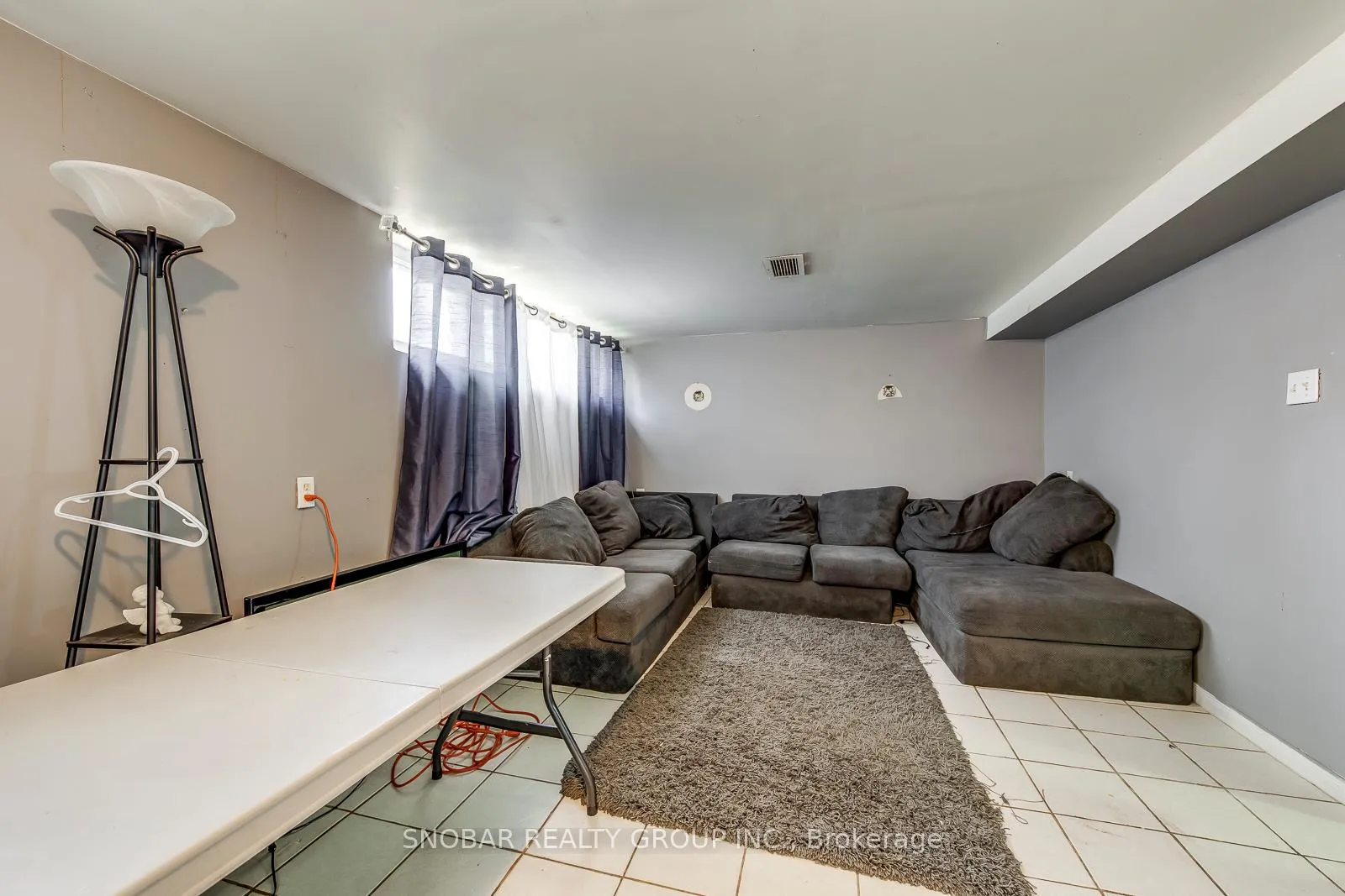 Photo 5 of Unit Basement, 186 Thistle Down Boulevard, Etobicoke, Thistletown-Beaumonde Heights — HOMEH