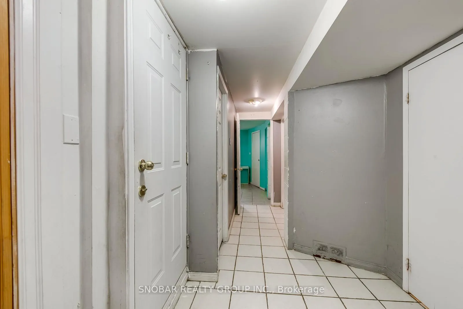 Photo 6 of Unit Basement, 186 Thistle Down Boulevard, Etobicoke, Thistletown-Beaumonde Heights — HOMEH