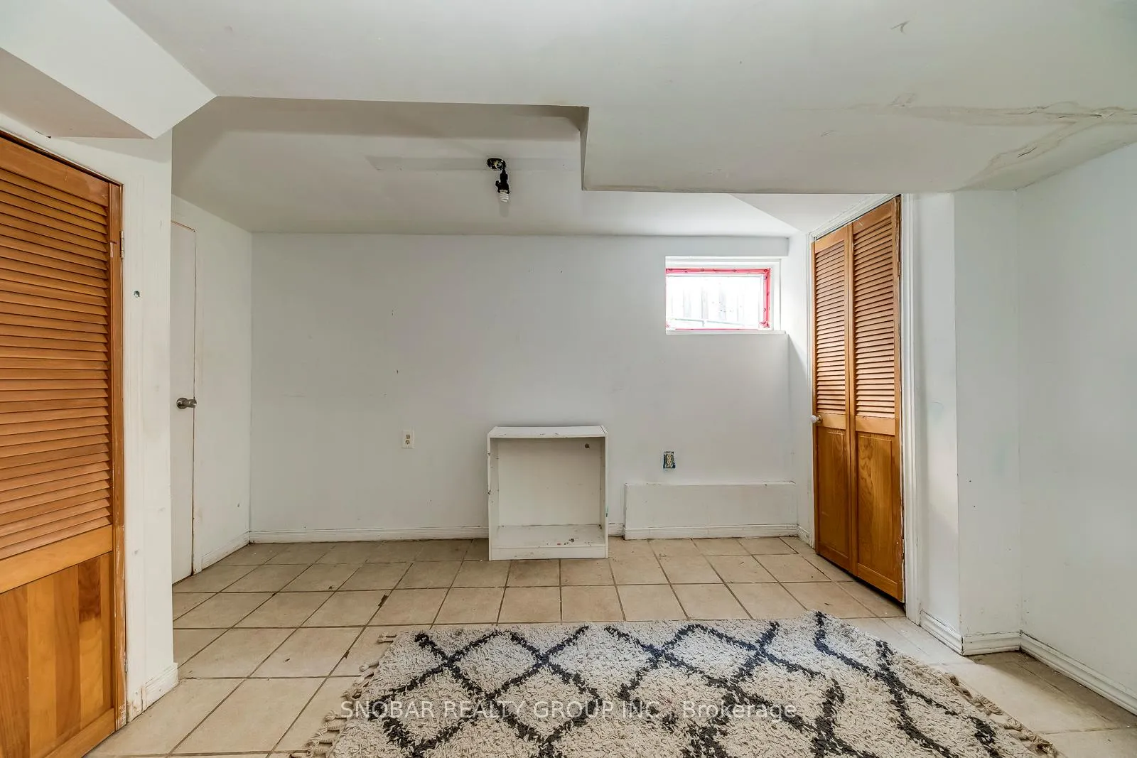 Photo 8 of Unit Basement, 186 Thistle Down Boulevard, Etobicoke, Thistletown-Beaumonde Heights — HOMEH