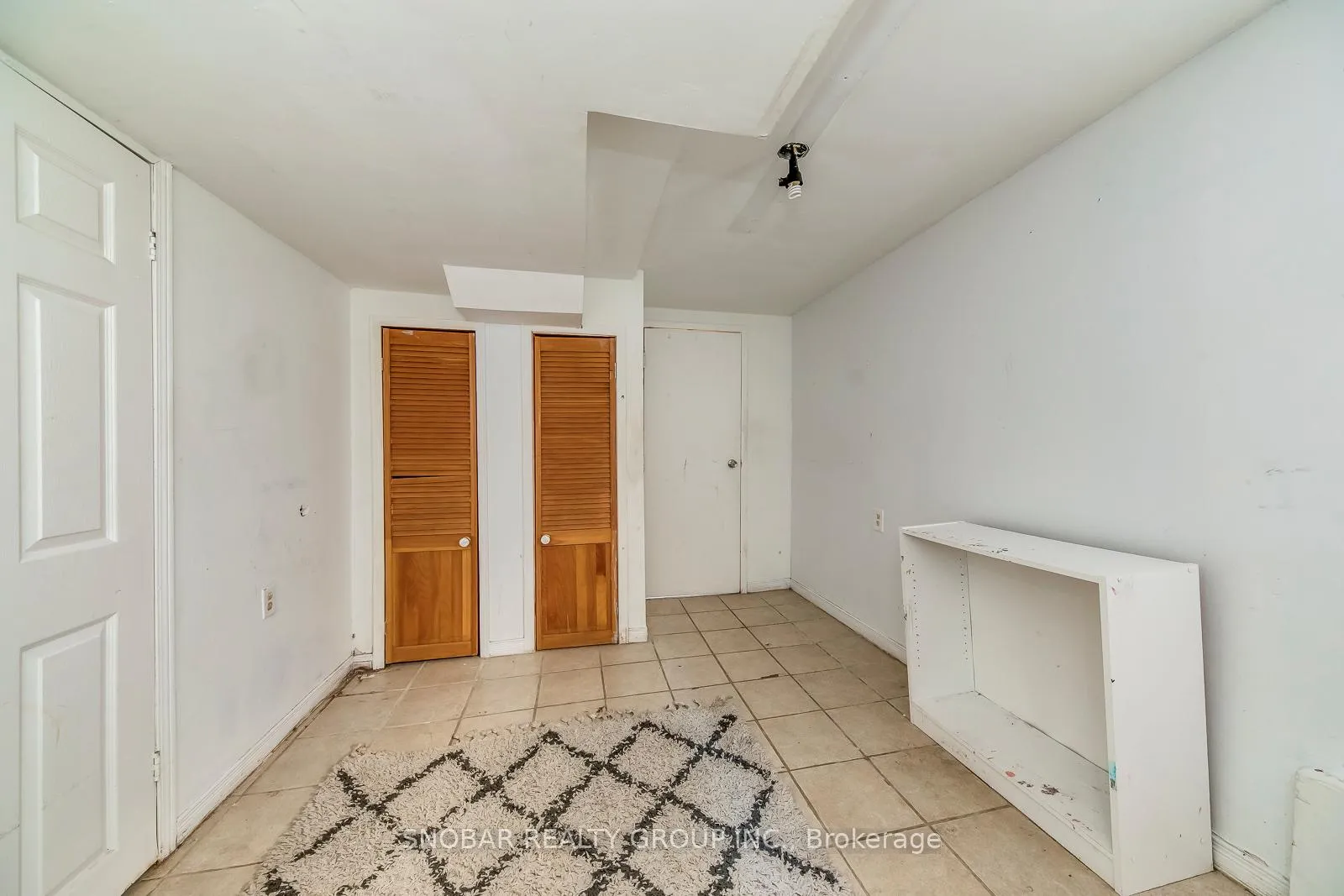 Photo 10 of Unit Basement, 186 Thistle Down Boulevard, Etobicoke, Thistletown-Beaumonde Heights — HOMEH