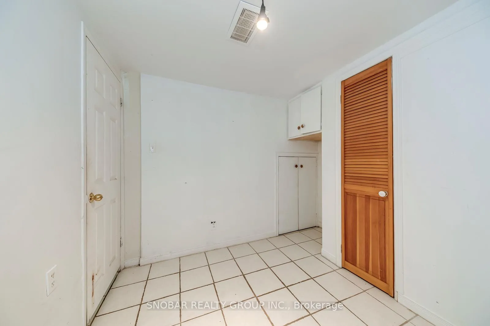 Photo 11 of Unit Basement, 186 Thistle Down Boulevard, Etobicoke, Thistletown-Beaumonde Heights — HOMEH
