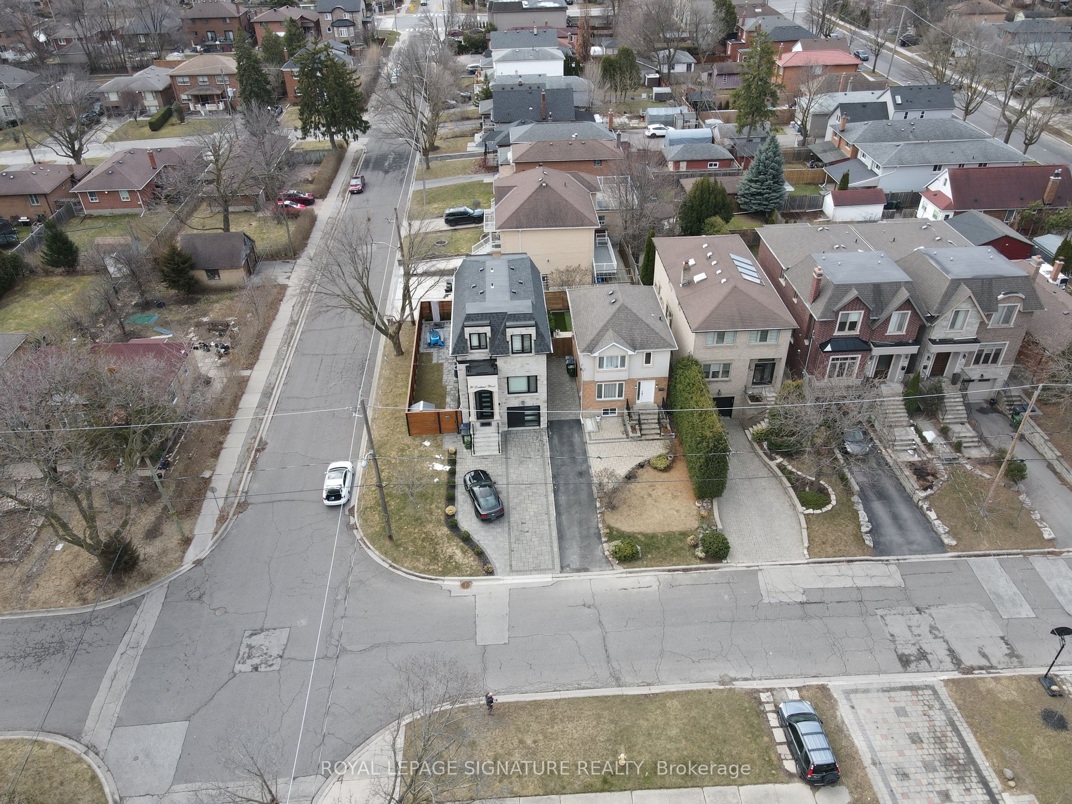 Photo 43 of 33 Lockheed Boulevard, Etobicoke, Humber Heights — HOMEH