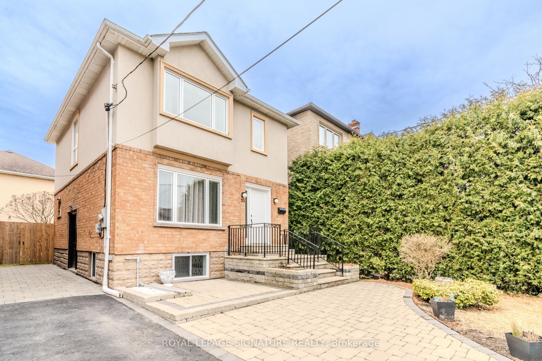 Photo 2 of 33 Lockheed Boulevard, Etobicoke, Humber Heights — HOMEH