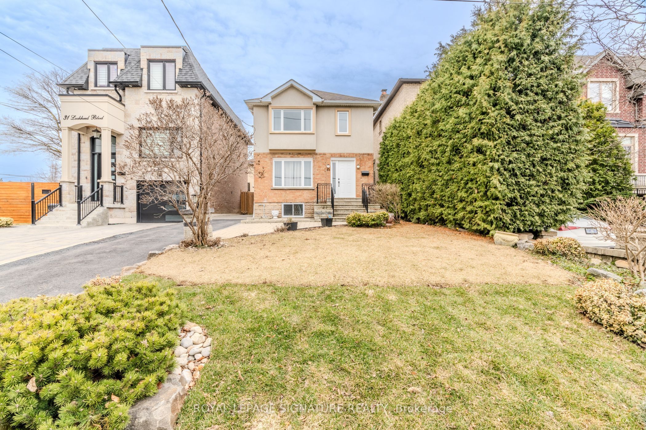Photo 3 of 33 Lockheed Boulevard, Etobicoke, Humber Heights — HOMEH