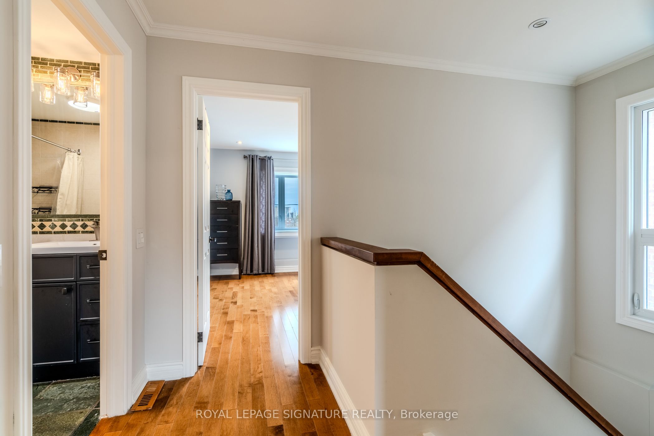 Photo 18 of 33 Lockheed Boulevard, Etobicoke, Humber Heights — HOMEH