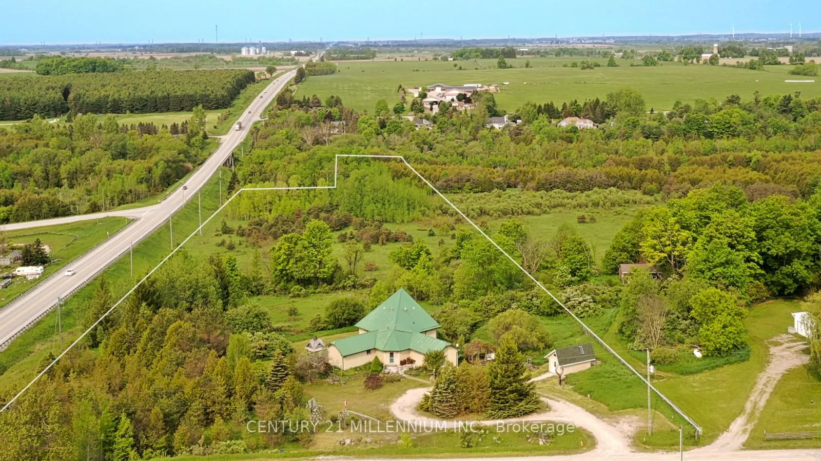 Photo 18 of 23 Grand View Road, Amaranth, Rural Amaranth — HOMEH
