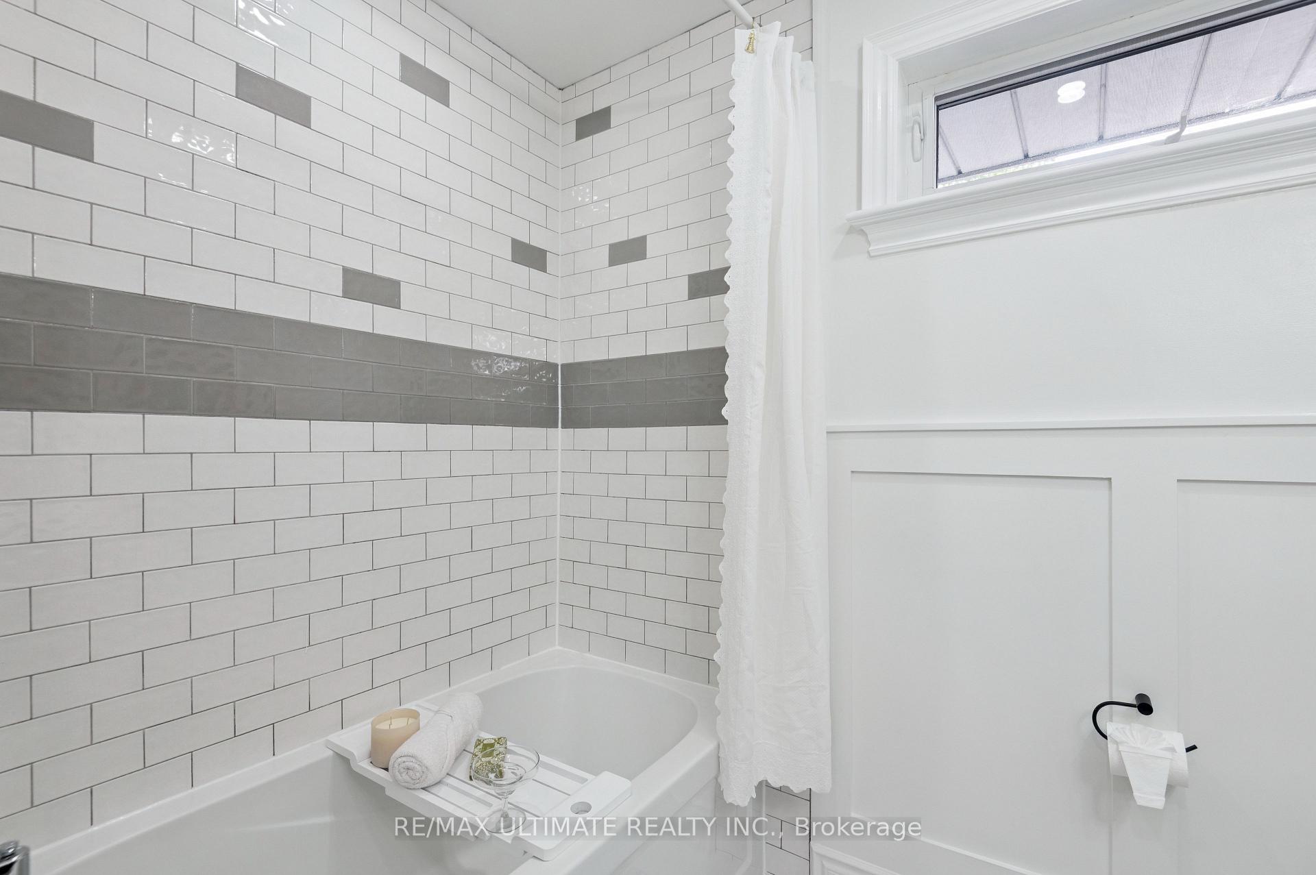 Photo 17 of 68 Barkwin Drive, Etobicoke, Thistletown-Beaumonde Heights — HOMEH