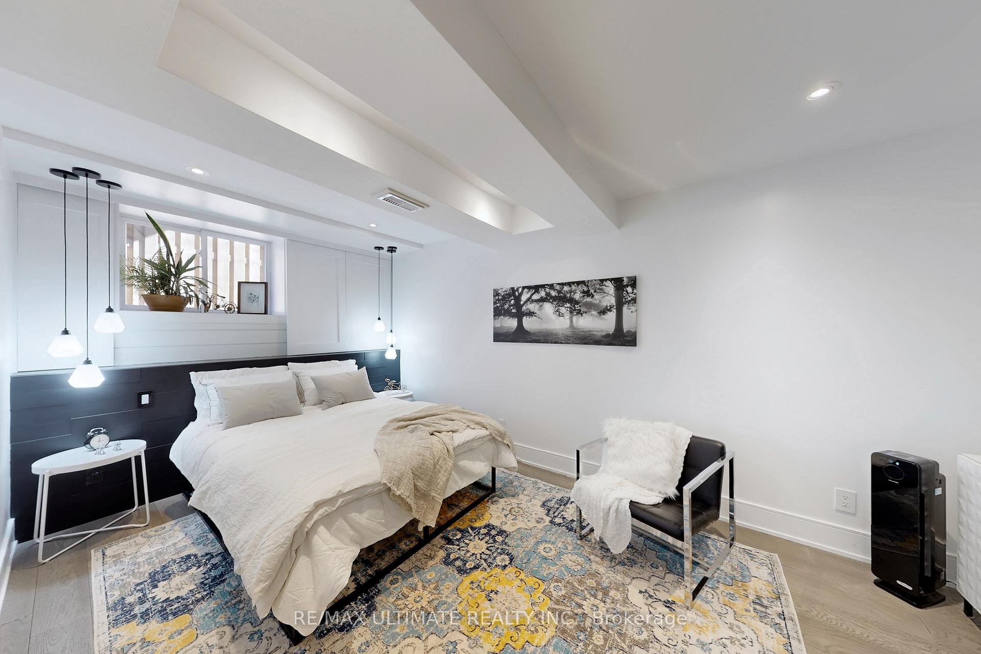 Photo 22 of 68 Barkwin Drive, Etobicoke, Thistletown-Beaumonde Heights — HOMEH