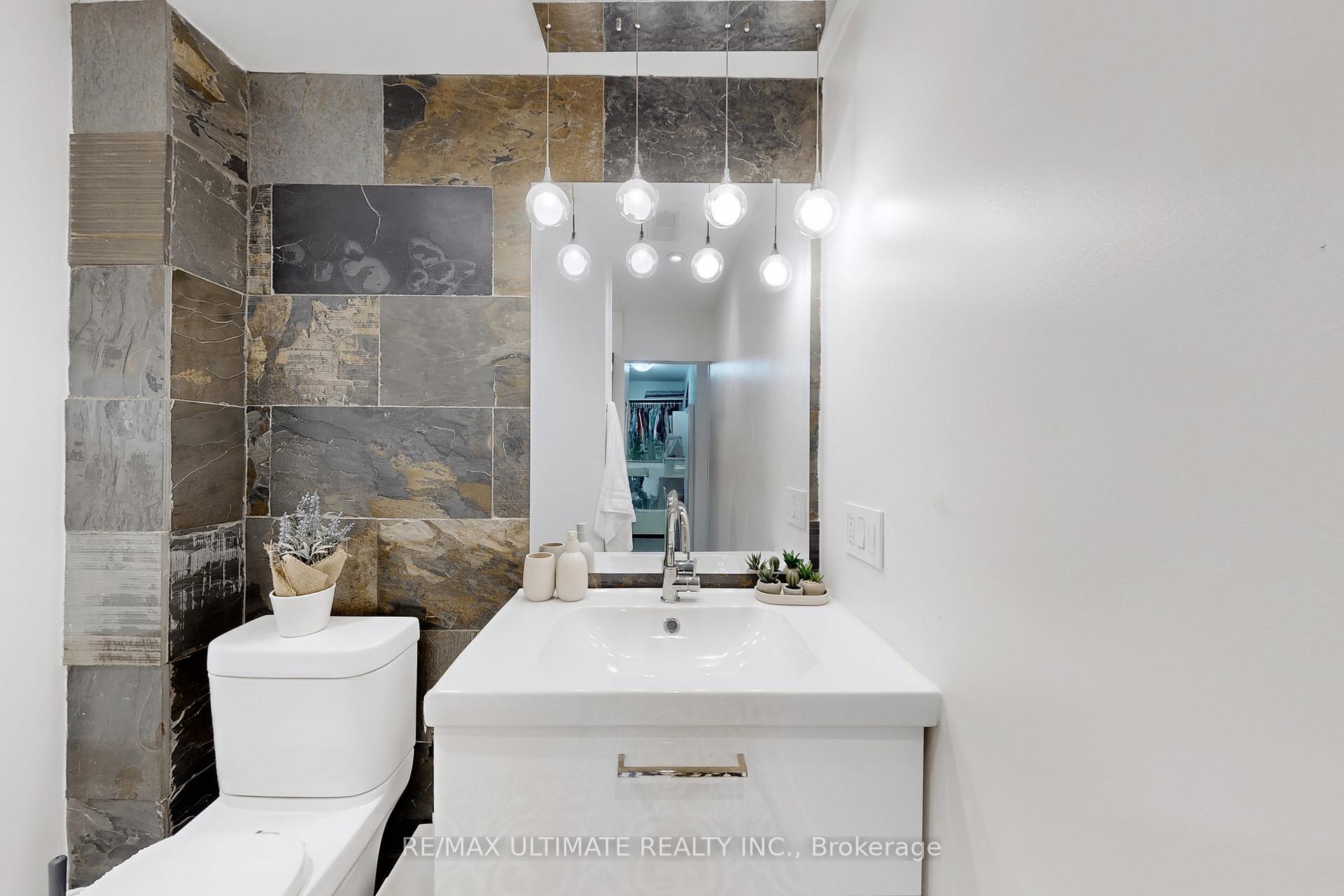 Photo 25 of 68 Barkwin Drive, Etobicoke, Thistletown-Beaumonde Heights — HOMEH