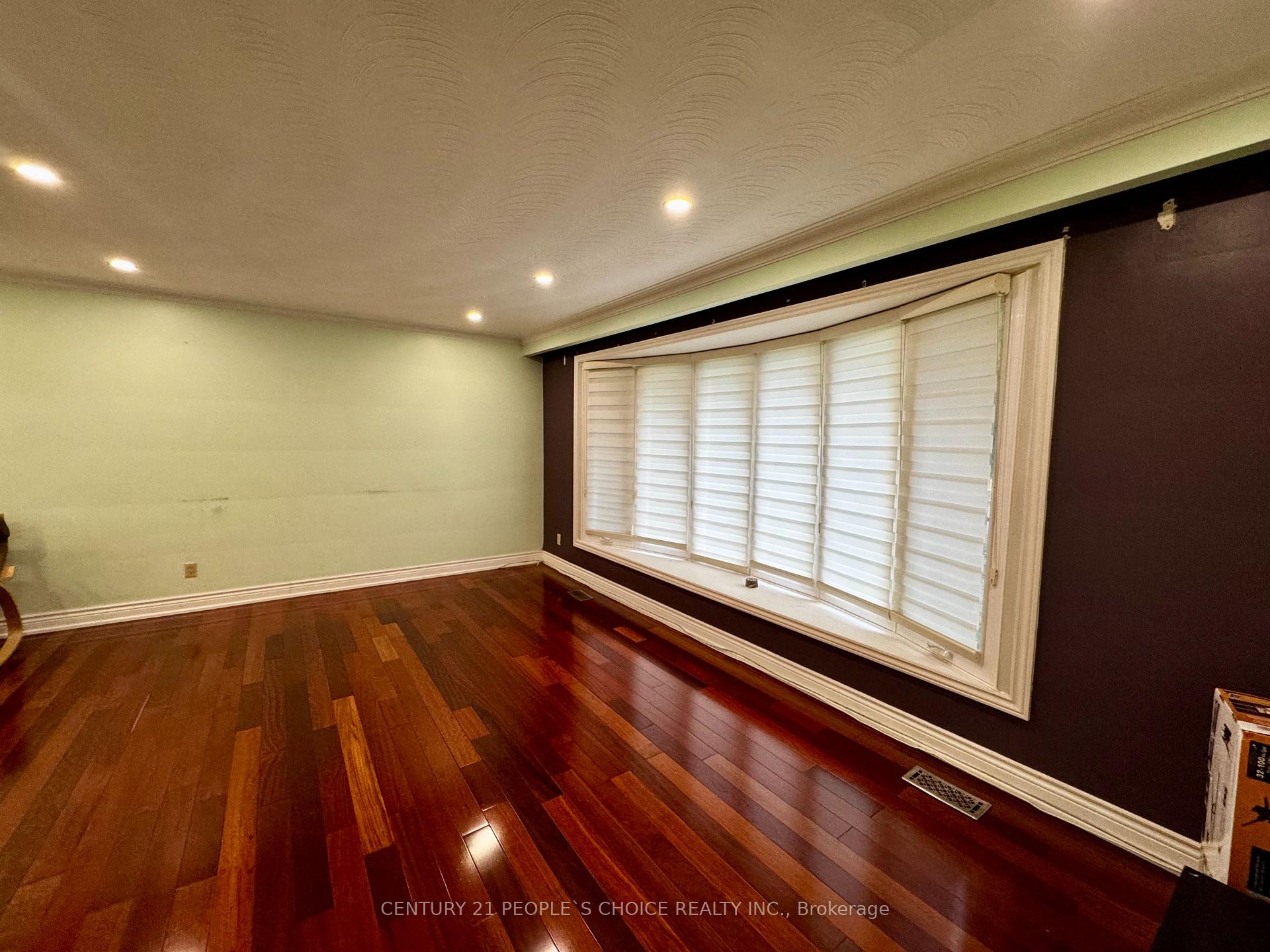 Photo 2 of 116 Mercury Road, Etobicoke, West Humber-Clairville — HOMEH