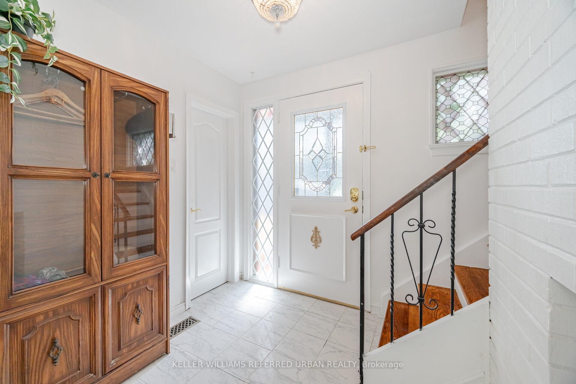 Photo 2 of 60 Hinton Road, Etobicoke, Rexdale-Kipling — HOMEH