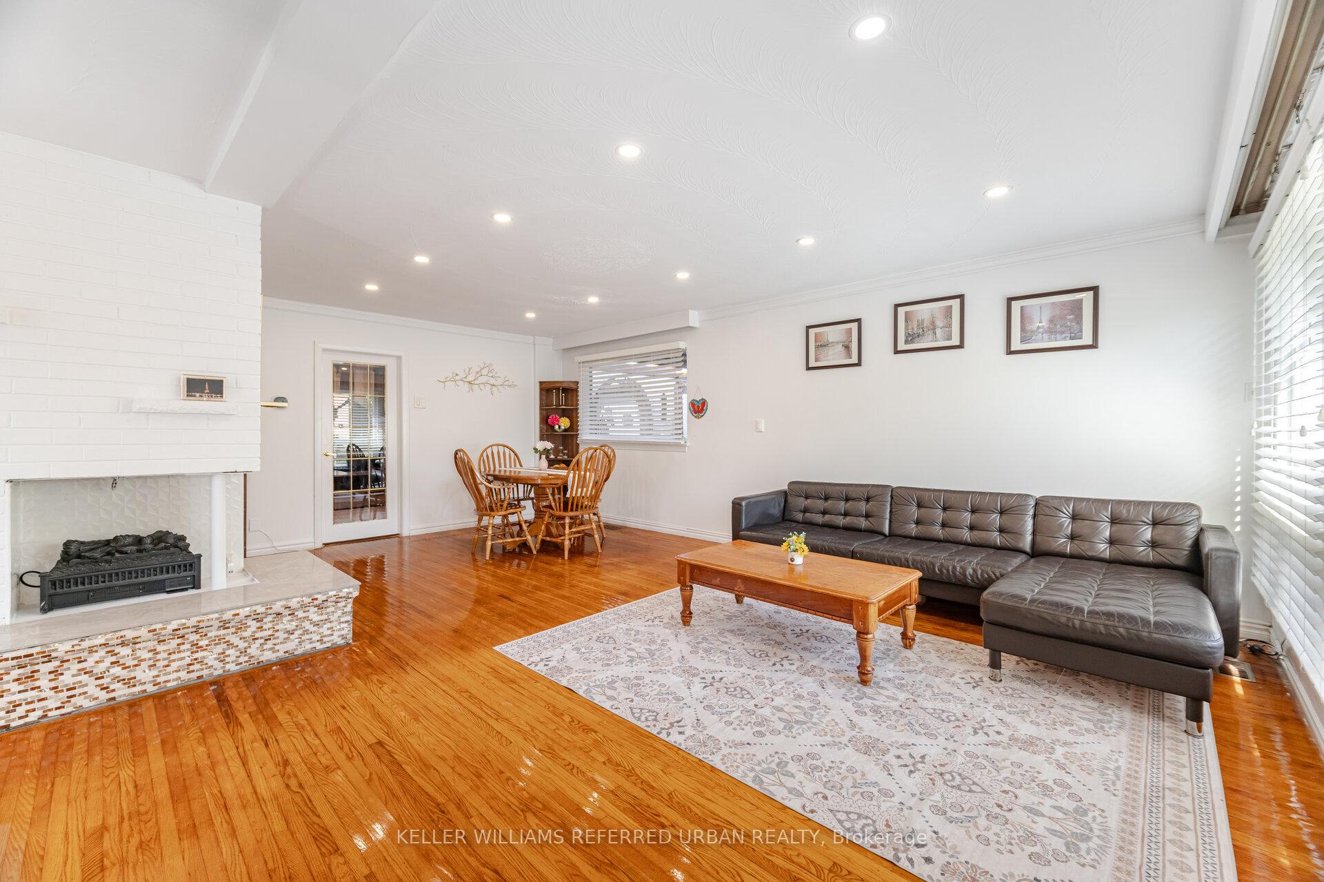 Photo 5 of 60 Hinton Road, Etobicoke, Rexdale-Kipling — HOMEH