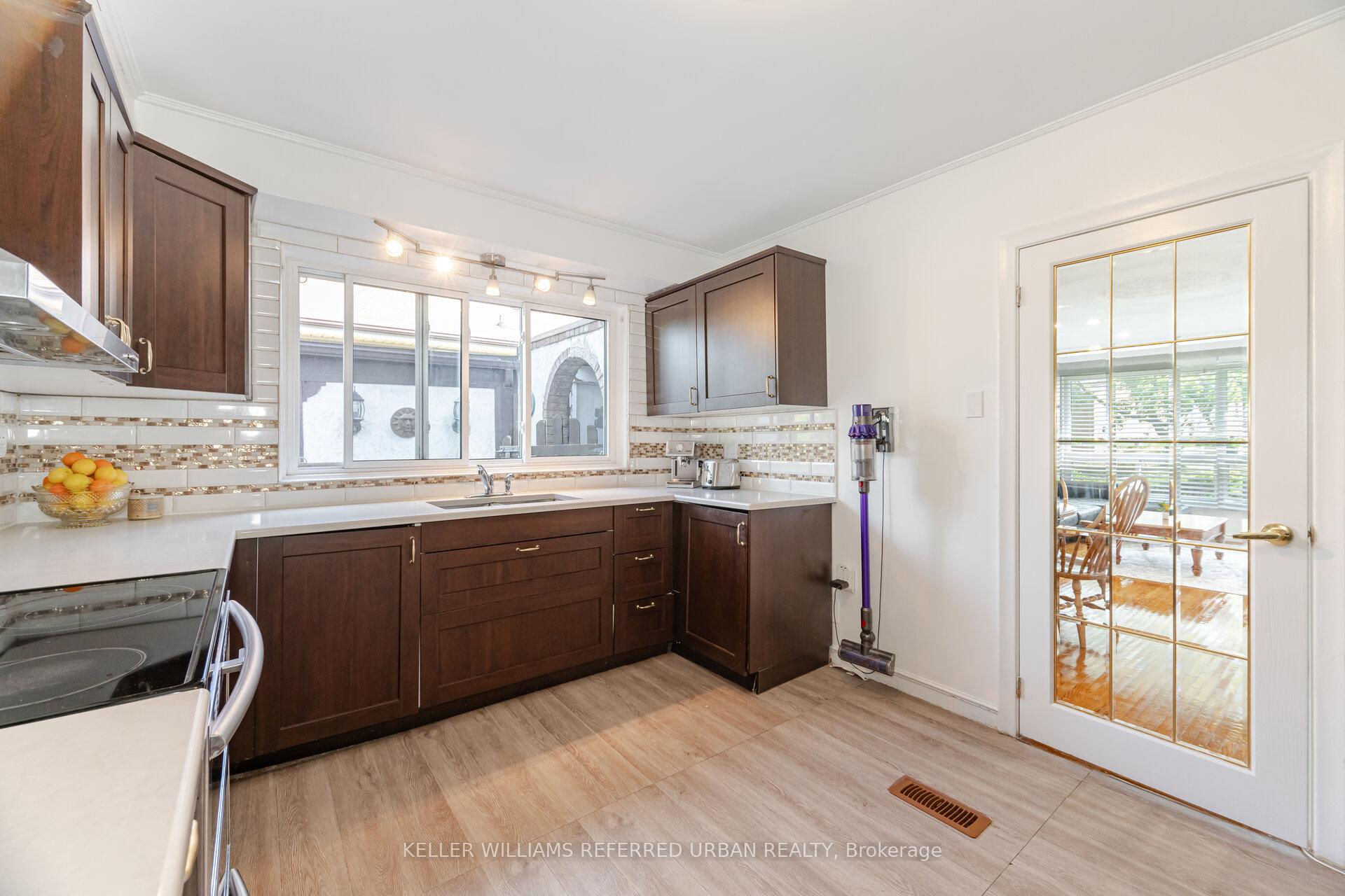 Photo 8 of 60 Hinton Road, Etobicoke, Rexdale-Kipling — HOMEH