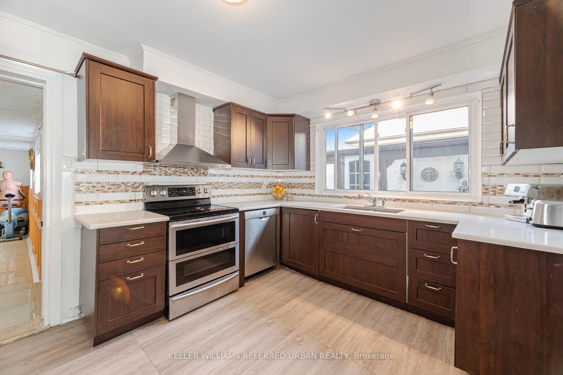 Photo 9 of 60 Hinton Road, Etobicoke, Rexdale-Kipling — HOMEH