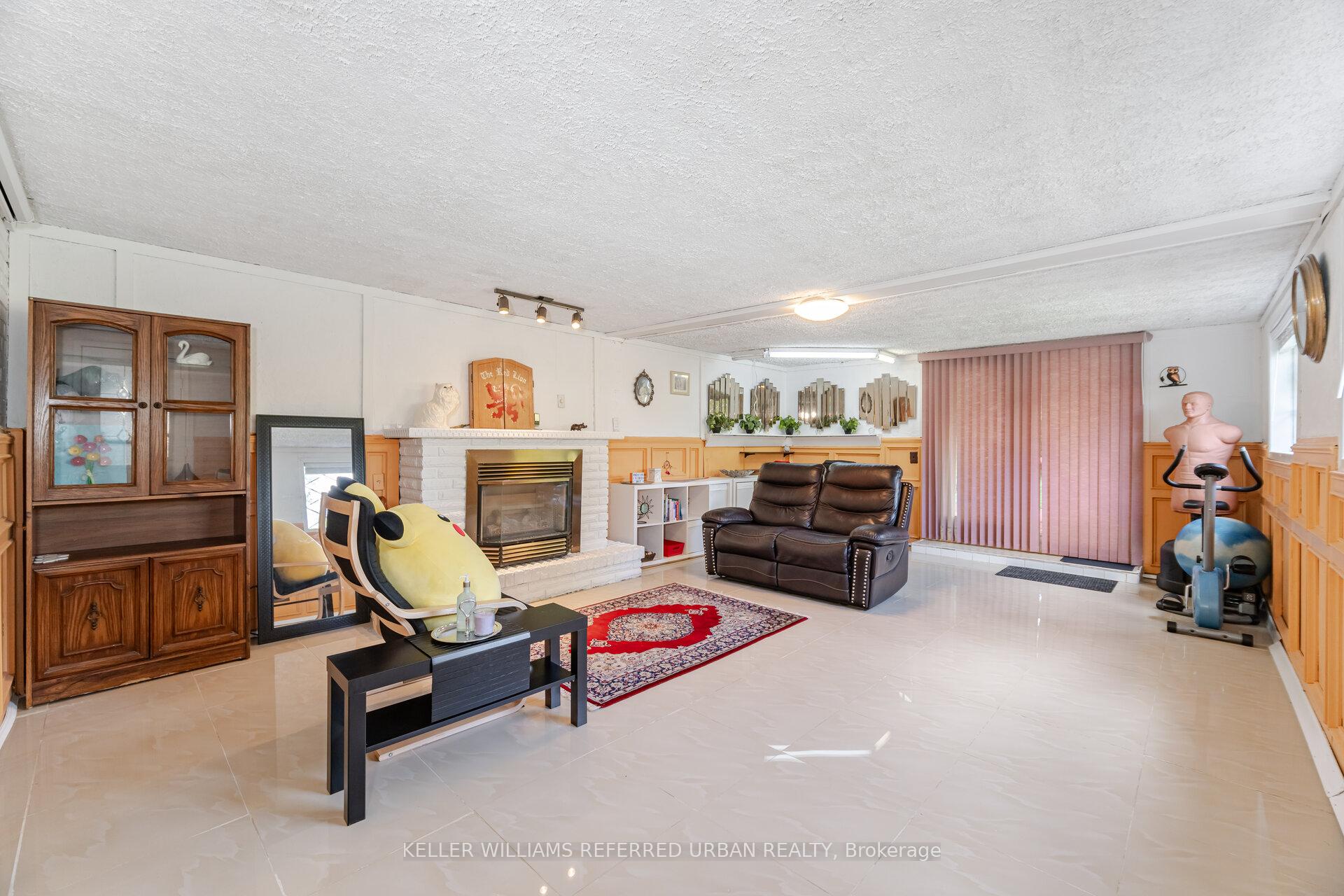 Photo 11 of 60 Hinton Road, Etobicoke, Rexdale-Kipling — HOMEH