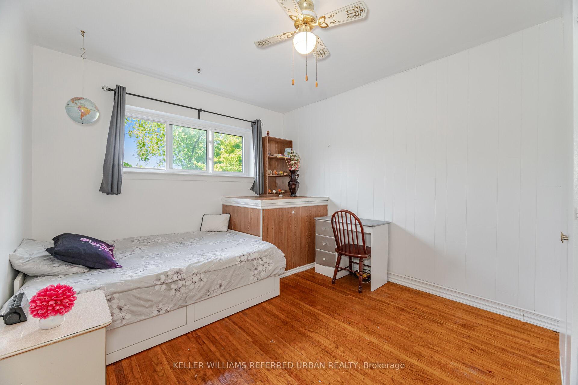 Photo 18 of 60 Hinton Road, Etobicoke, Rexdale-Kipling — HOMEH