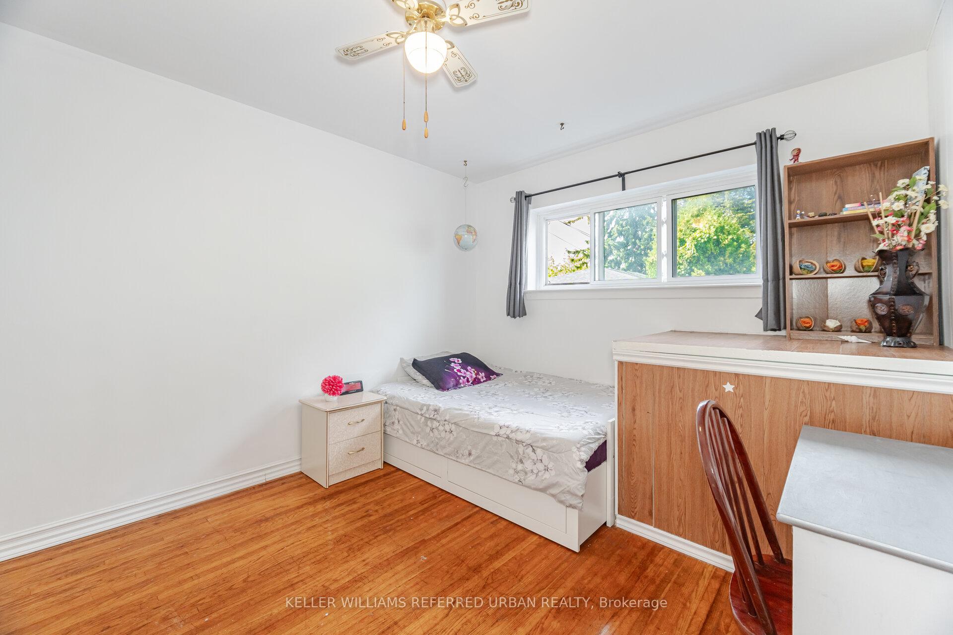 Photo 19 of 60 Hinton Road, Etobicoke, Rexdale-Kipling — HOMEH