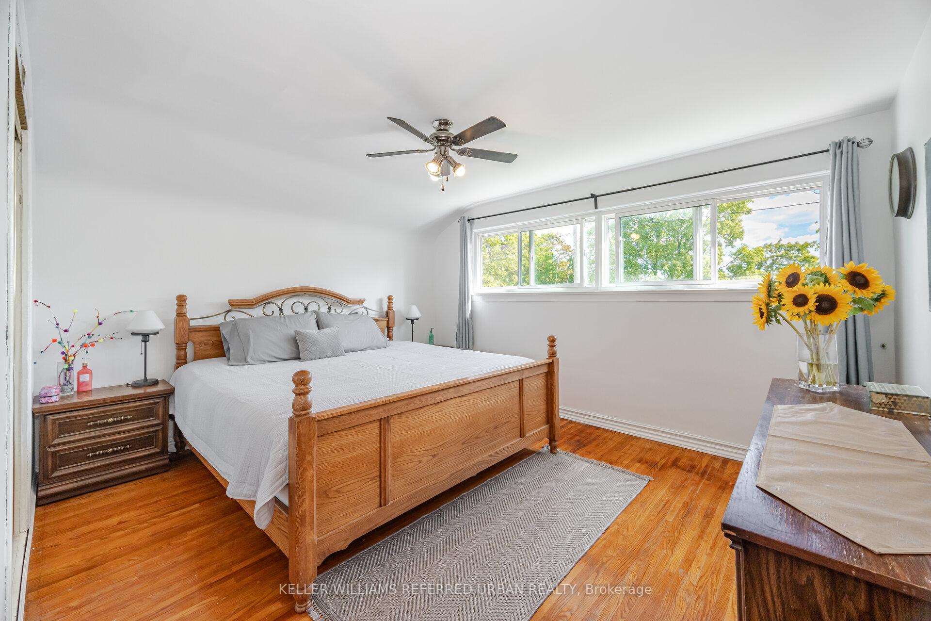 Photo 21 of 60 Hinton Road, Etobicoke, Rexdale-Kipling — HOMEH