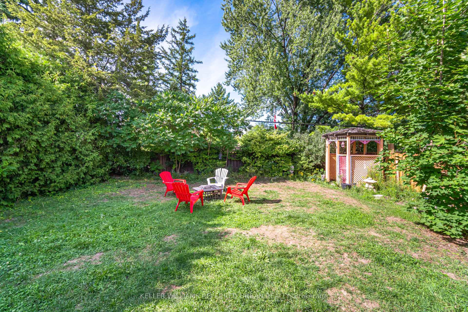 Photo 33 of 60 Hinton Road, Etobicoke, Rexdale-Kipling — HOMEH