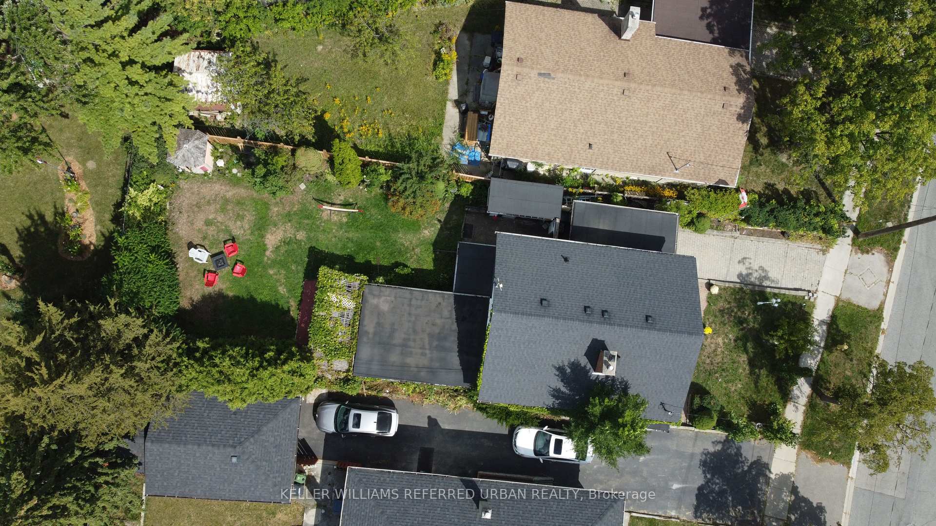 Photo 37 of 60 Hinton Road, Etobicoke, Rexdale-Kipling — HOMEH