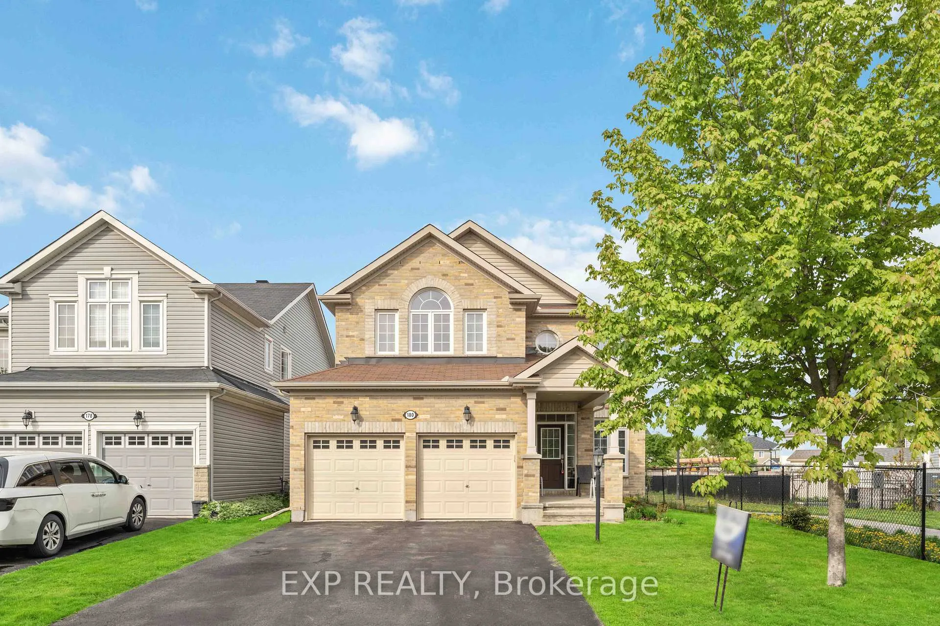 Front of Unit B, 180 Chenoa Way