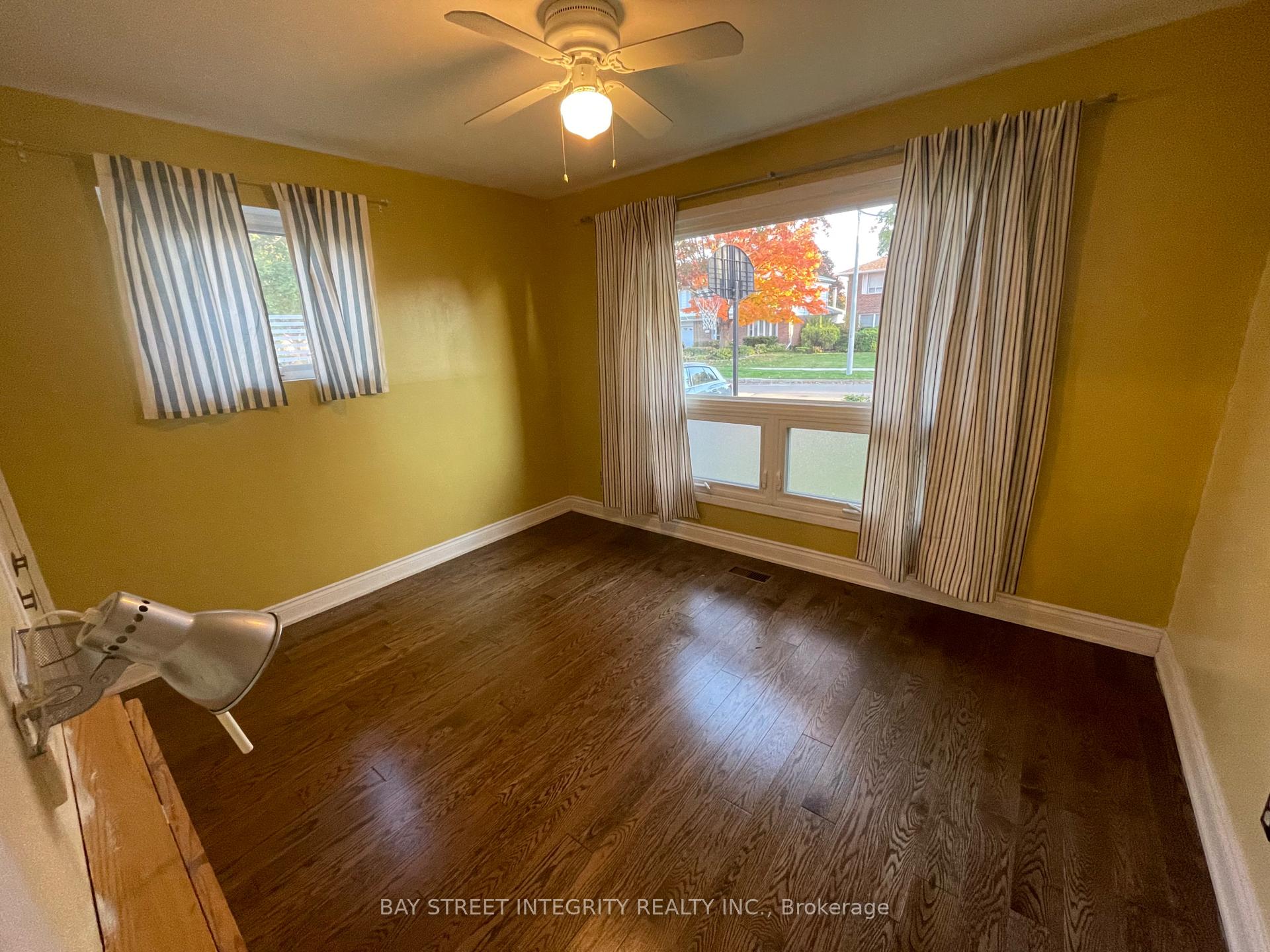 Photo 8 of Unit MAIN, 20 Caverley Drive, Etobicoke, Willowridge-Martingrove-Richview — HOMEH