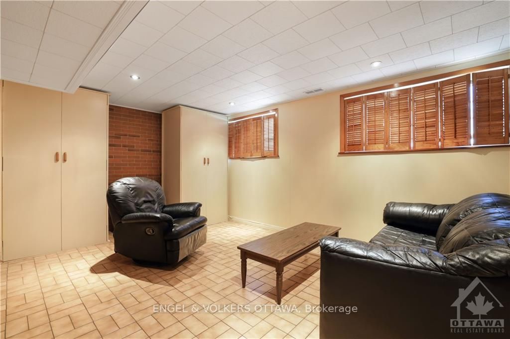 Photo 71 of 1349 Bloomsbury Crescent, Ottawa, Parkway Park — HOMEH