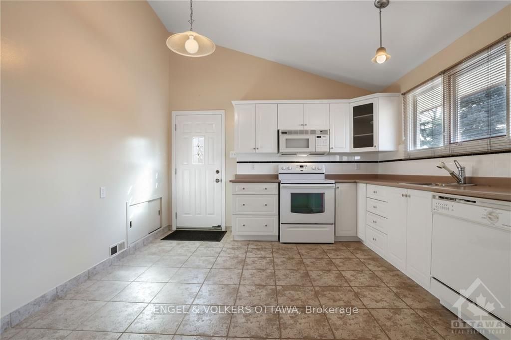 Photo 46 of 1349 Bloomsbury Crescent, Ottawa, Parkway Park — HOMEH