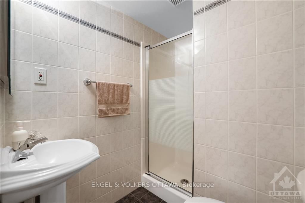 Photo 72 of 1349 Bloomsbury Crescent, Ottawa, Parkway Park — HOMEH