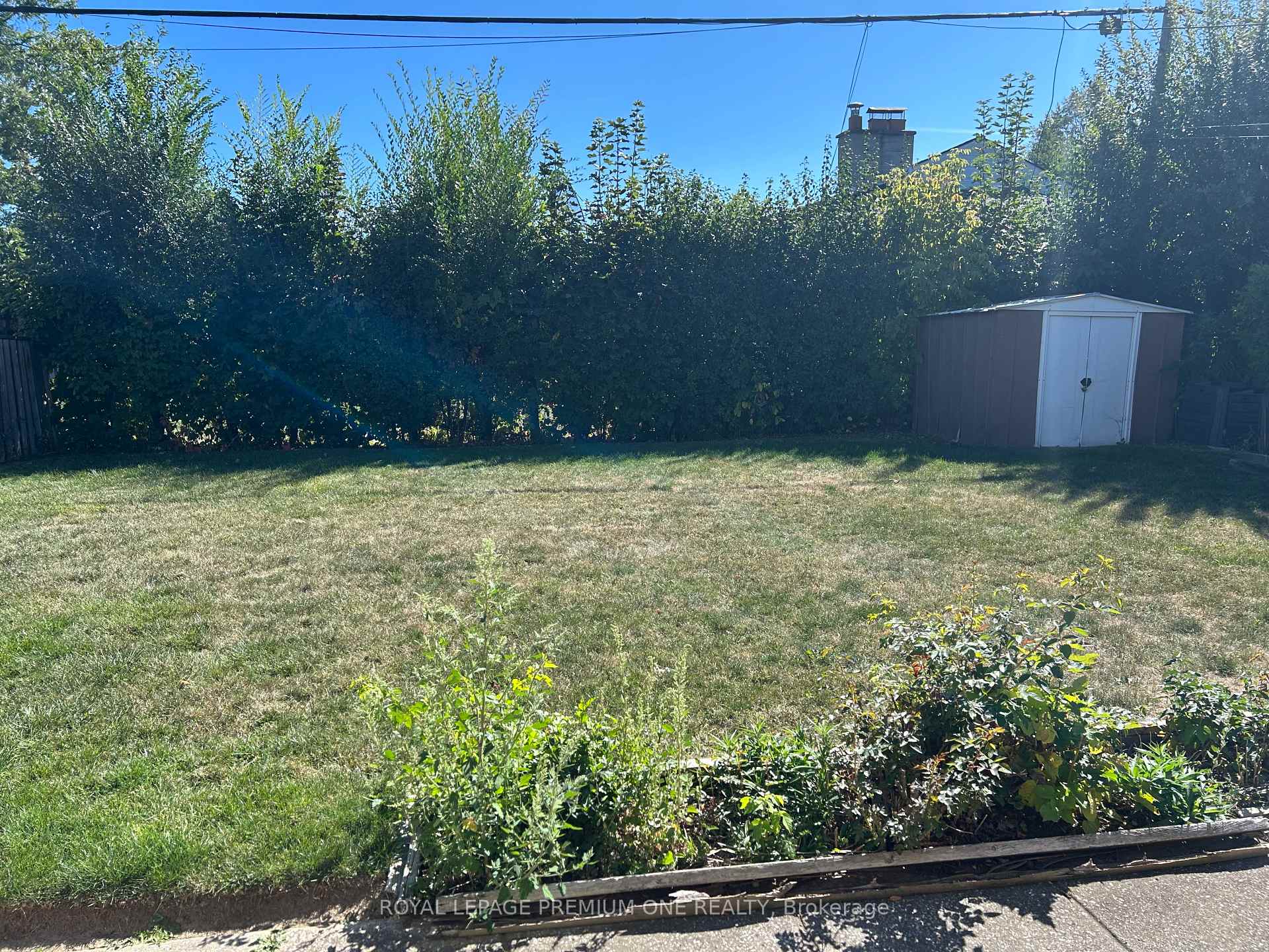 Photo 3 of 33 Monterrey Drive W, Etobicoke, Thistletown-Beaumonde Heights — HOMEH