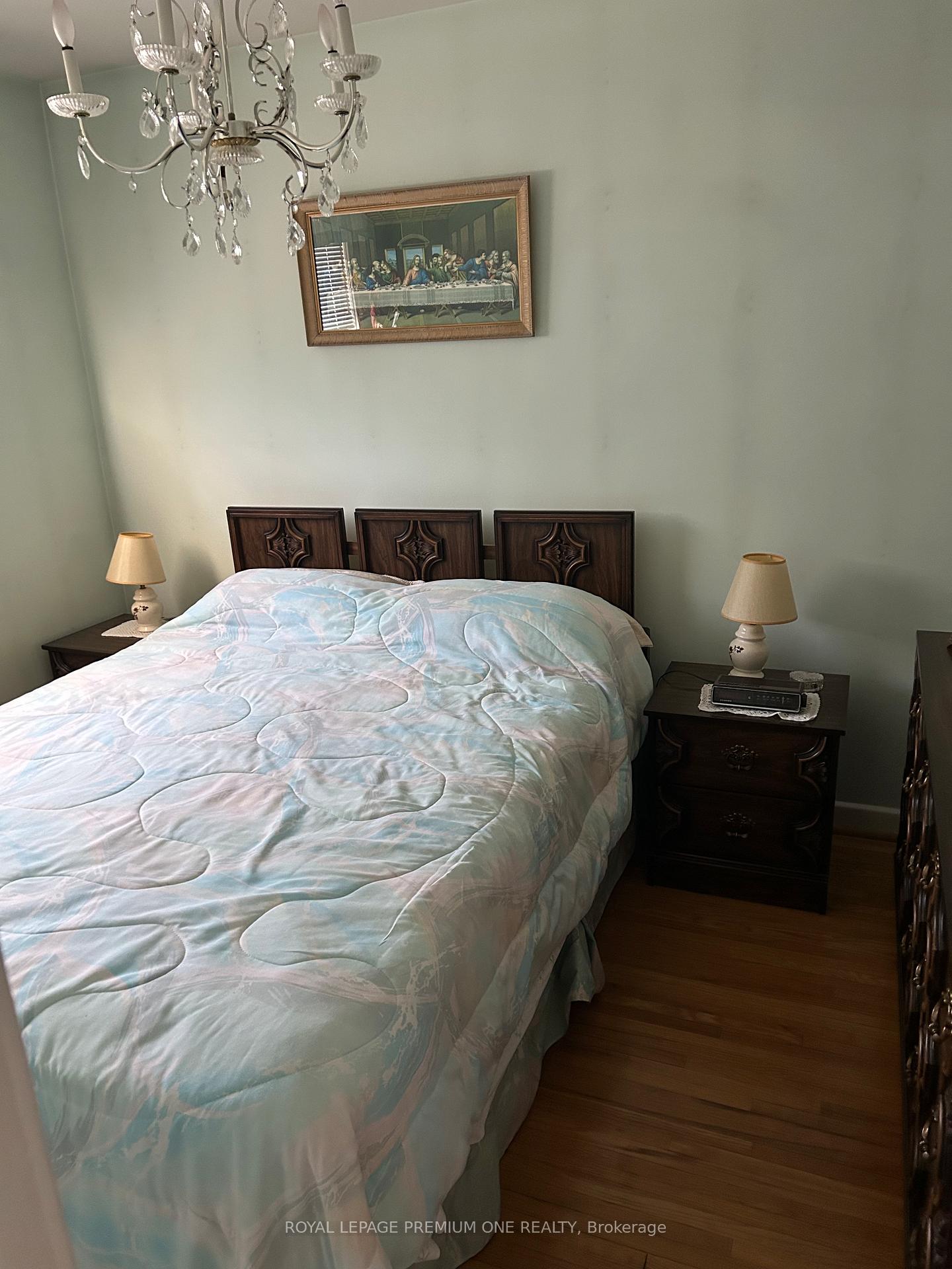 Photo 7 of 33 Monterrey Drive W, Etobicoke, Thistletown-Beaumonde Heights — HOMEH
