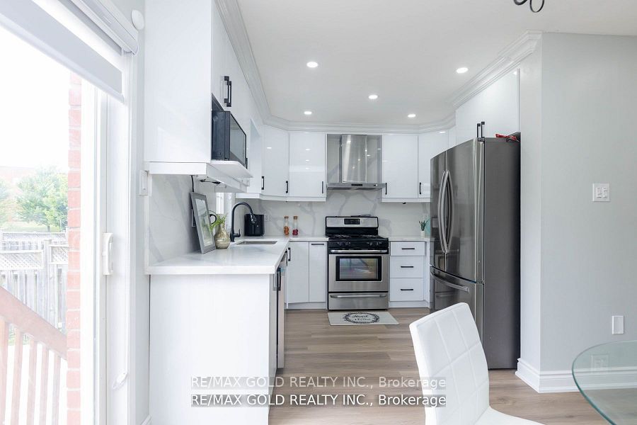 Photo 49 of 19 Thunderbird Trail, Brampton, Sandringham-Wellington — HOMEH