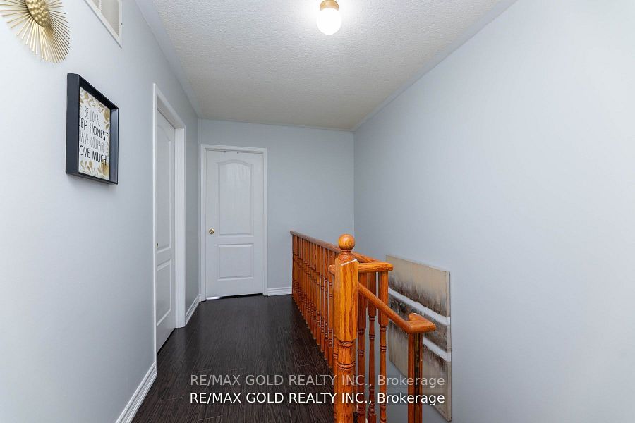 Photo 64 of 19 Thunderbird Trail, Brampton, Sandringham-Wellington — HOMEH