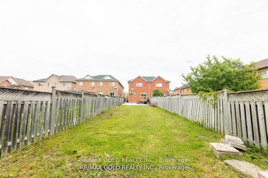 Photo 76 of 19 Thunderbird Trail, Brampton, Sandringham-Wellington — HOMEH