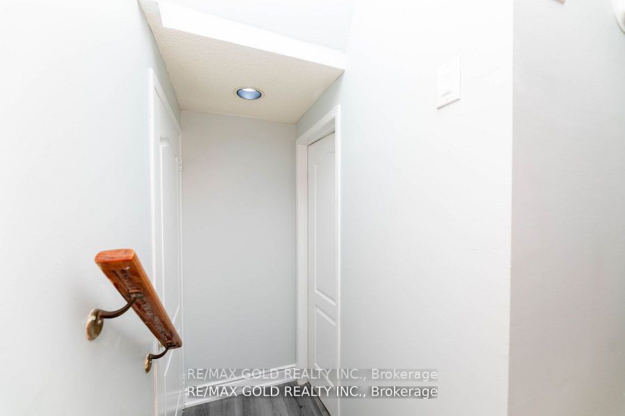Photo 45 of 19 Thunderbird Trail, Brampton, Sandringham-Wellington — HOMEH