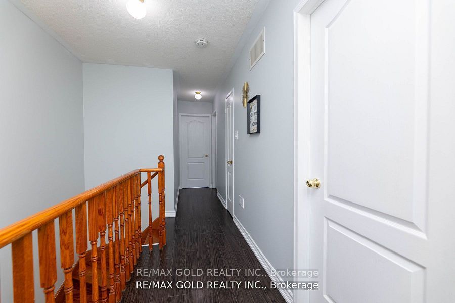 Photo 63 of 19 Thunderbird Trail, Brampton, Sandringham-Wellington — HOMEH