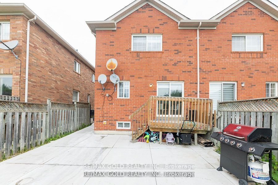 Photo 75 of 19 Thunderbird Trail, Brampton, Sandringham-Wellington — HOMEH