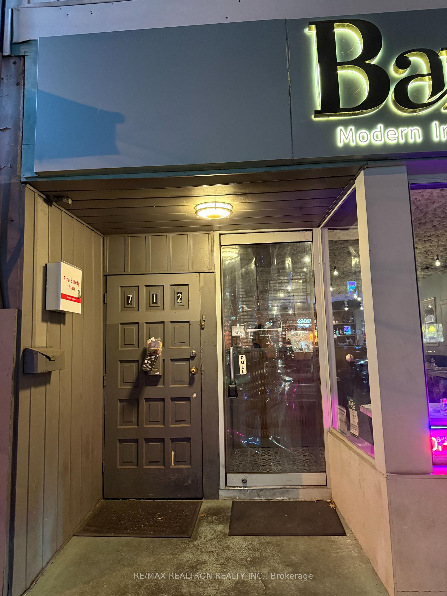 Photo 2 of Unit Upper, 712 Queen Street W, Toronto, Trinity-Bellwoods — HOMEH